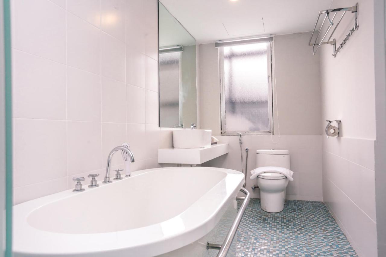 Days Hotel & Suites By Wyndham Kl - Chan Sow Lin Mrt Or Lrt Κουάλα Λουμπούρ Εξωτερικό φωτογραφία