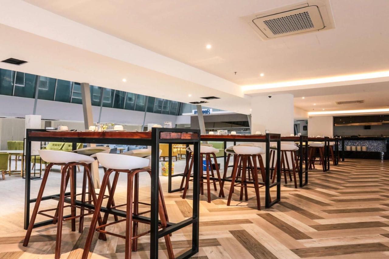 Days Hotel & Suites By Wyndham Kl - Chan Sow Lin Mrt Or Lrt Κουάλα Λουμπούρ Εξωτερικό φωτογραφία