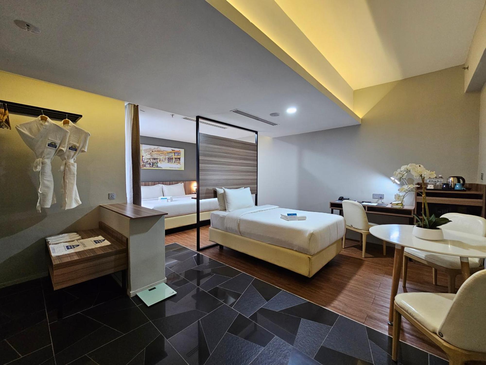 Days Hotel & Suites By Wyndham Kl - Chan Sow Lin Mrt Or Lrt Κουάλα Λουμπούρ Εξωτερικό φωτογραφία